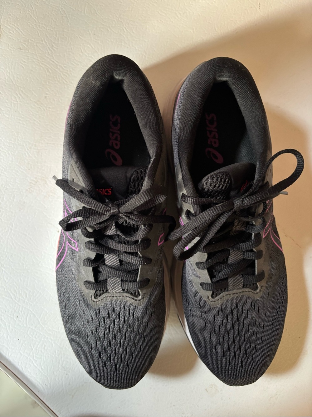 ASICS - Picture 4 of 6